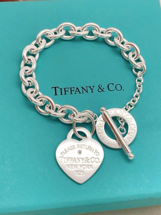 Tiffany & Co.​. Jewelry - Tiffany & Co. Return to Tiffany Heart Tag Toggle Bracelet